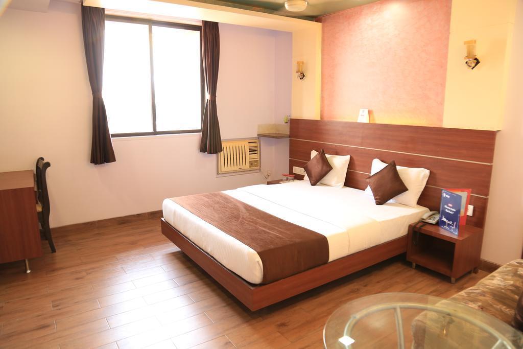 Hotel Panvel Palace Zewnętrze zdjęcie