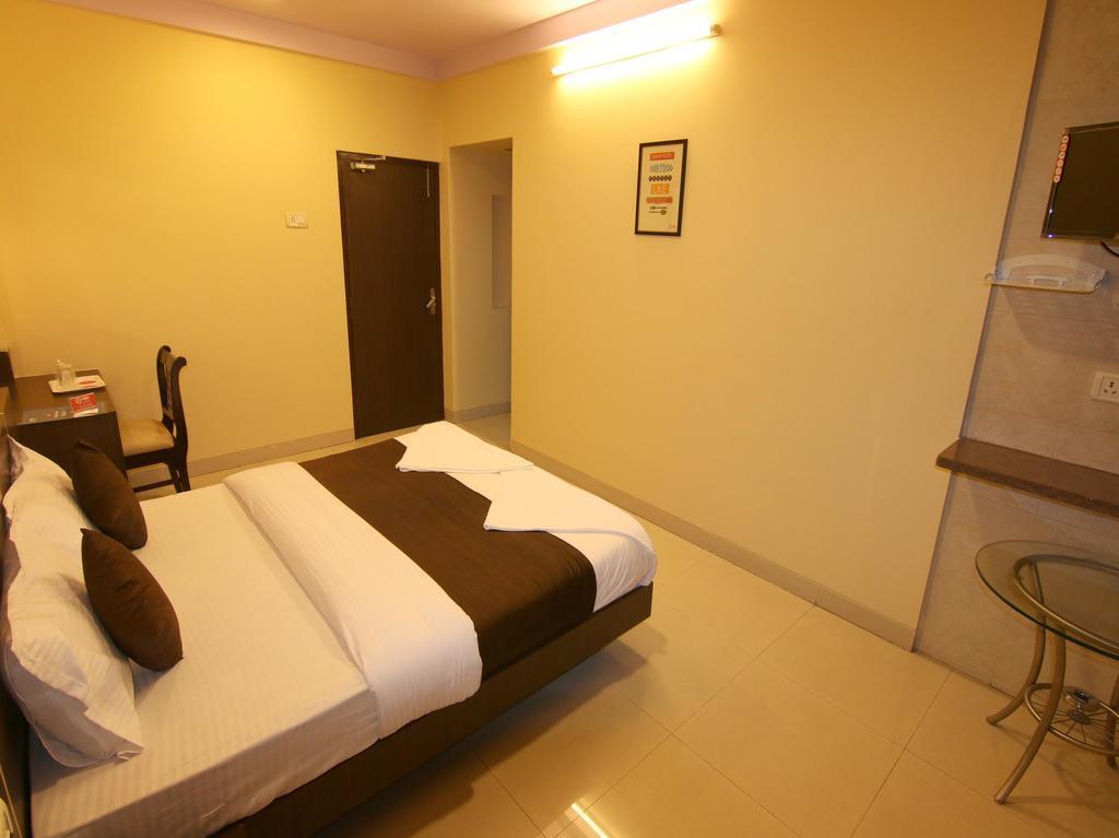Hotel Panvel Palace Zewnętrze zdjęcie