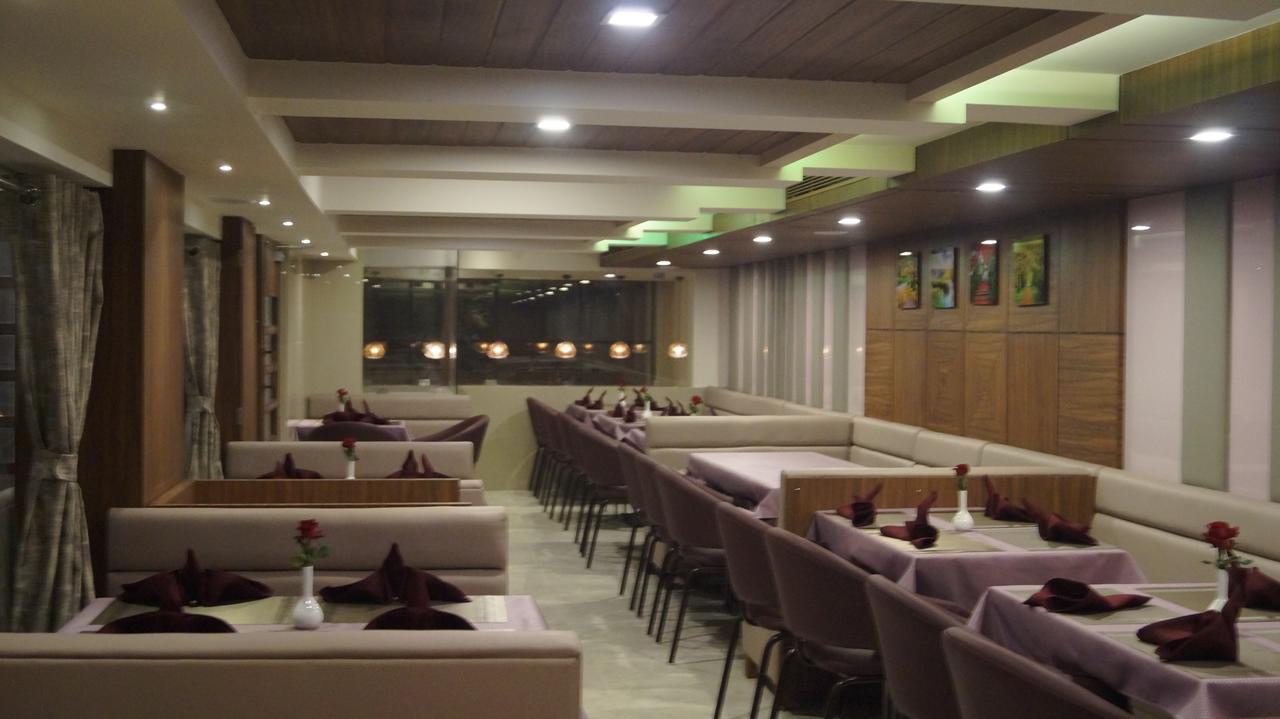 Hotel Panvel Palace Zewnętrze zdjęcie